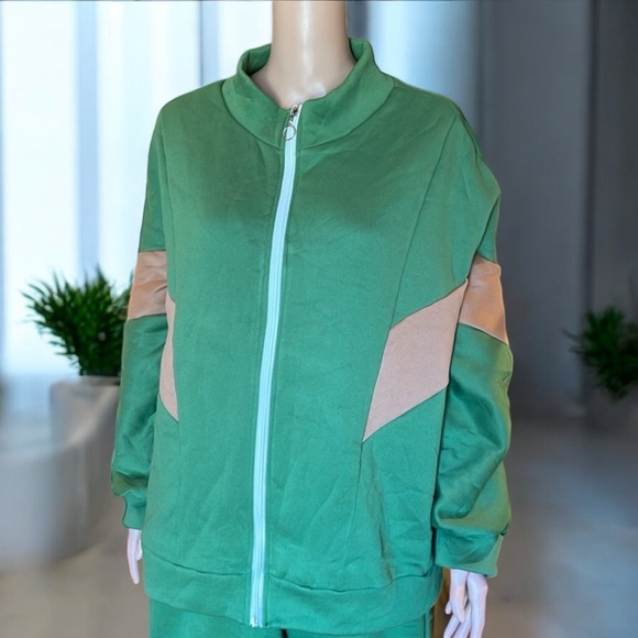 NWT 2 Piece Green Contrast Stripe Fleece Zipper With Sweatpants - Picture 10 of 16